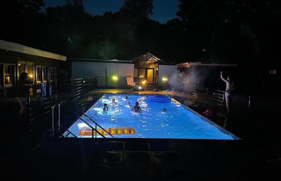 Camping De Vinkenkamp Lieren Exterior photo