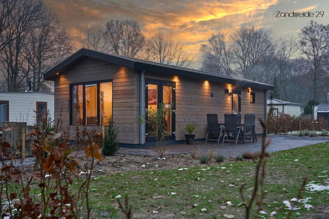 Camping De Vinkenkamp Lieren Exterior photo