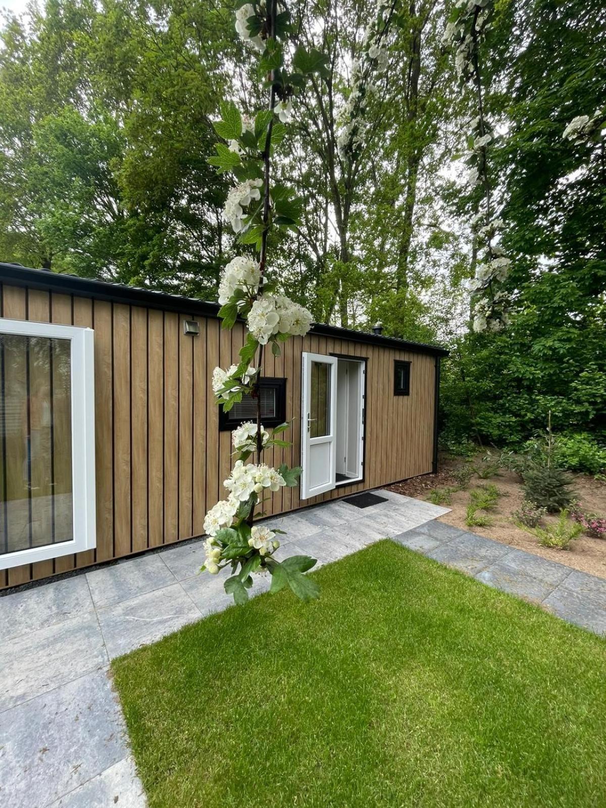 Camping De Vinkenkamp Lieren Exterior photo